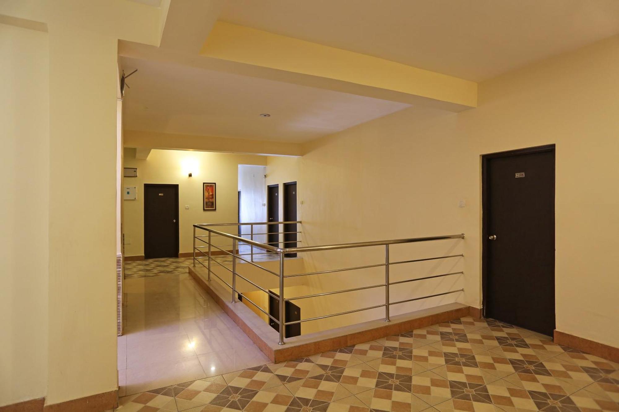 Oyo Stellar Resort Bhubaneswar Buitenkant foto