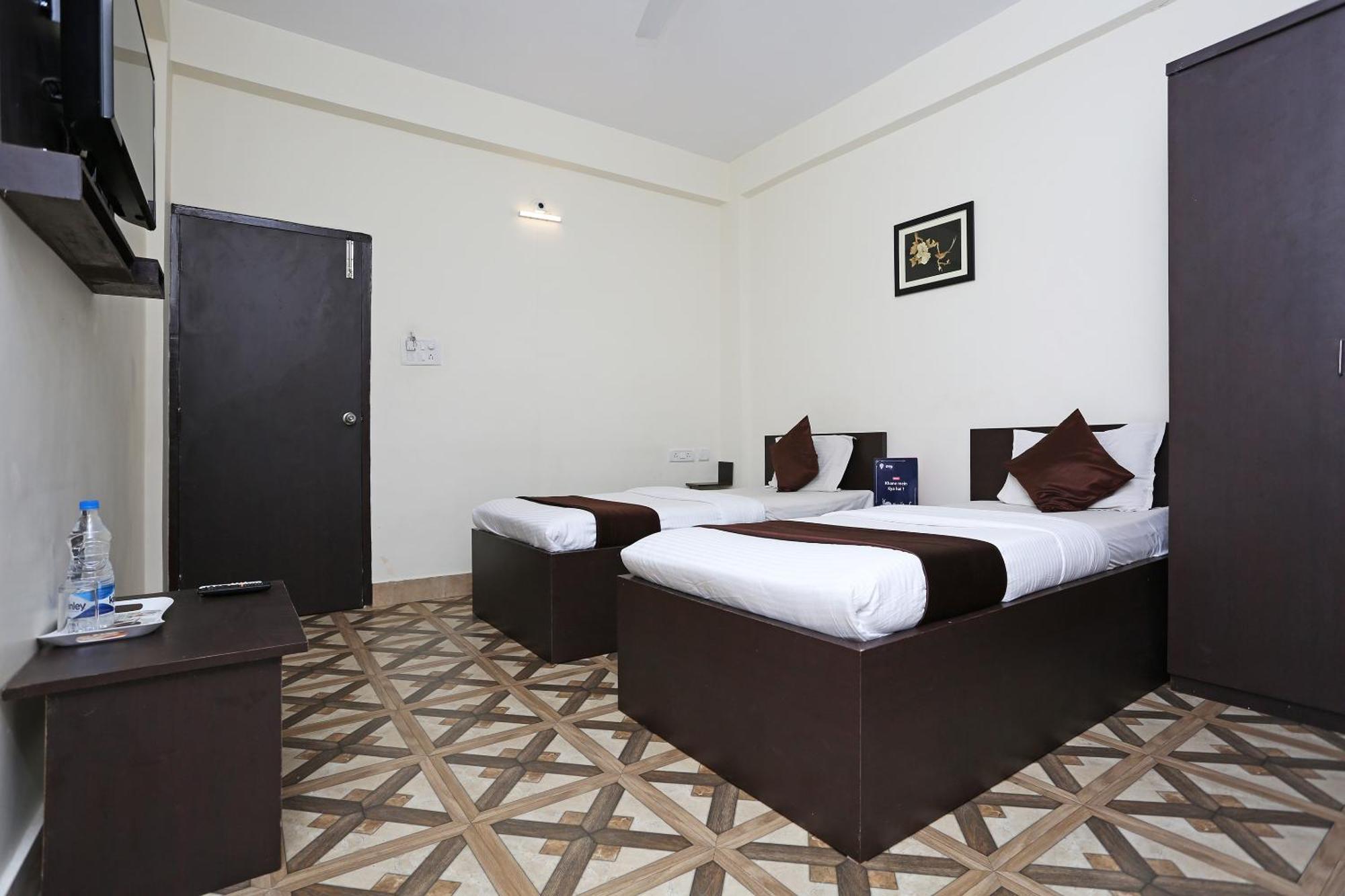 Oyo Stellar Resort Bhubaneswar Buitenkant foto