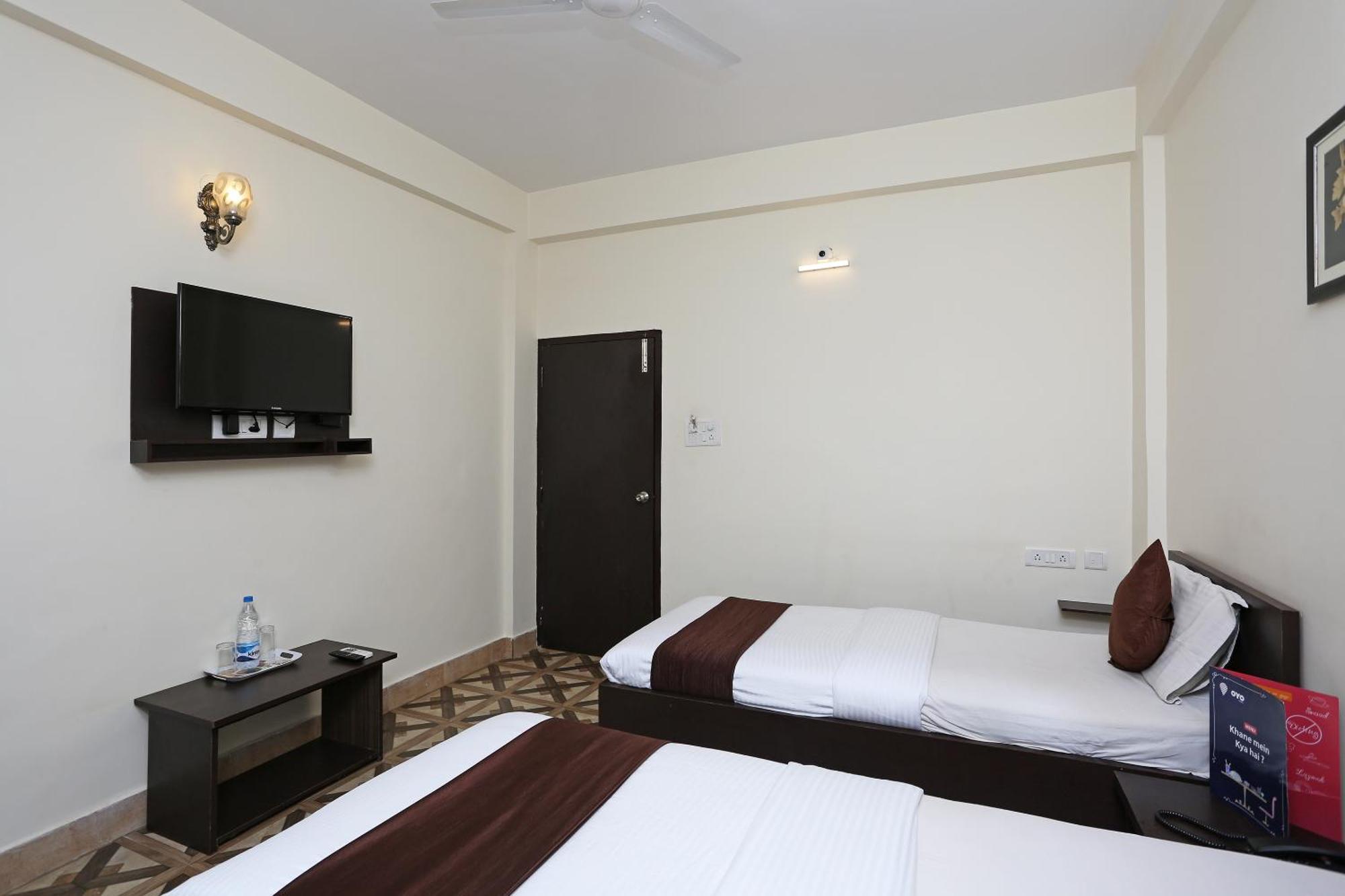 Oyo Stellar Resort Bhubaneswar Buitenkant foto