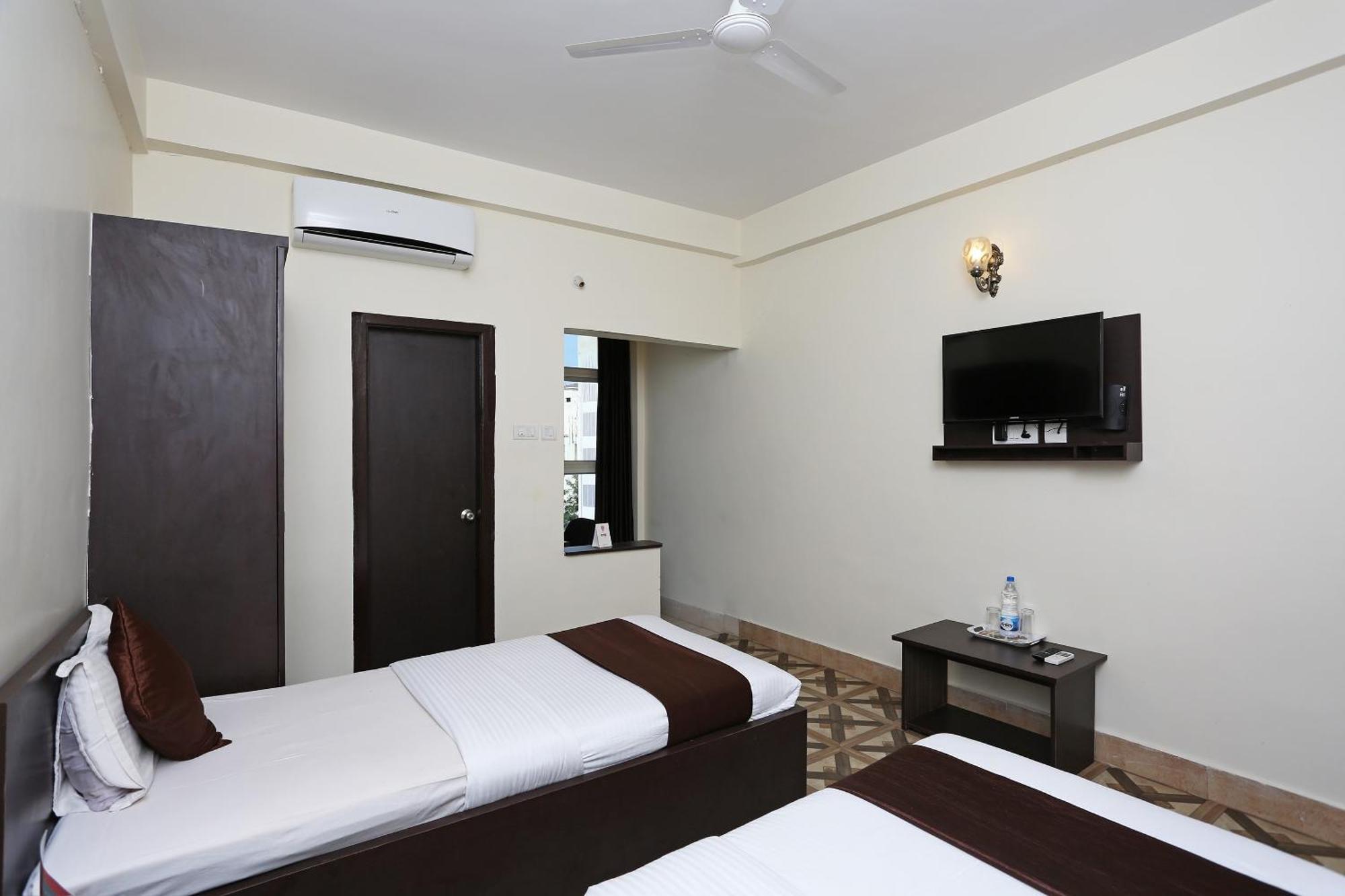 Oyo Stellar Resort Bhubaneswar Buitenkant foto
